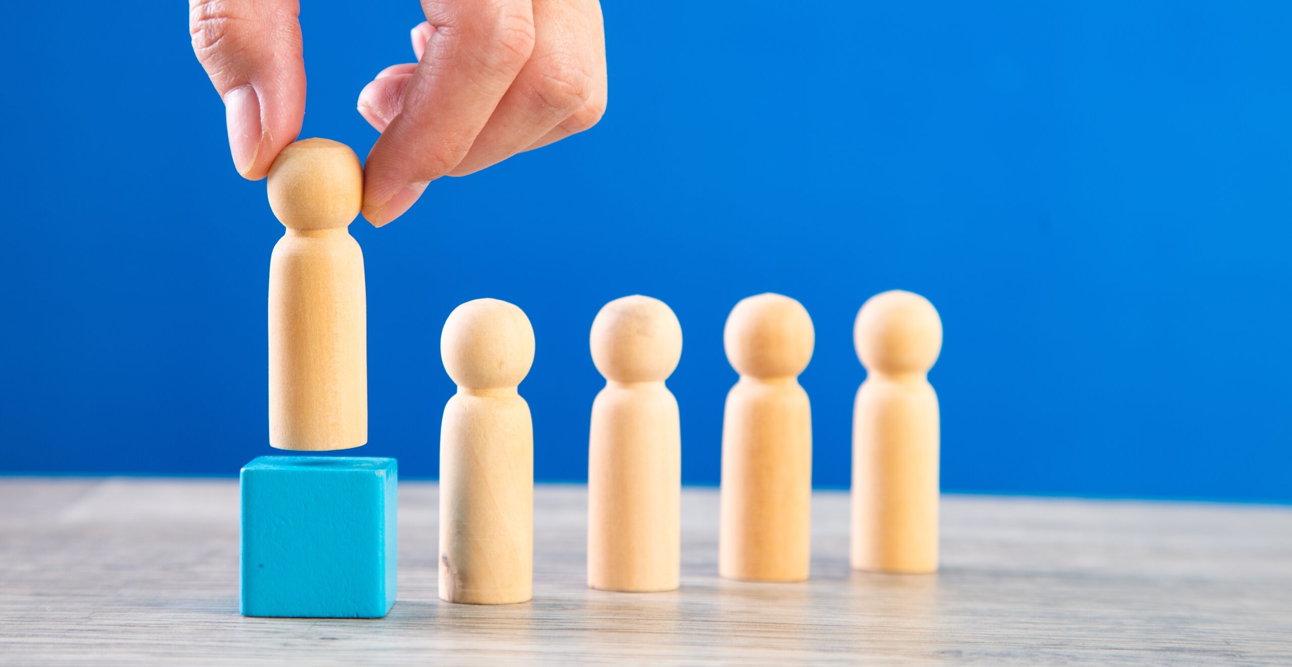 Blocks representing the importance of differentiation when customers shop